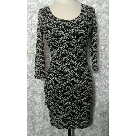 Forever 21 Dresses & Skirts - FOREVER 21 Black and white Laced Dress size S
